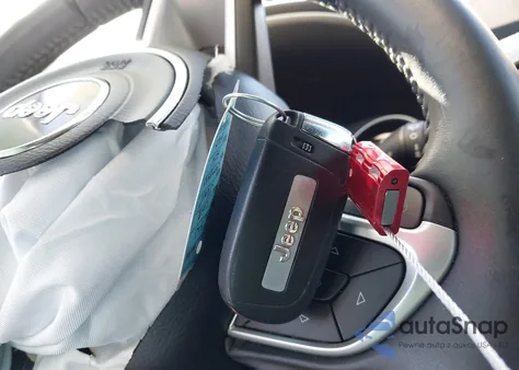 2018 Jeep Compass Altitude z USA, uszkodzony, nr VIN 3C4NJCBB0JT304954